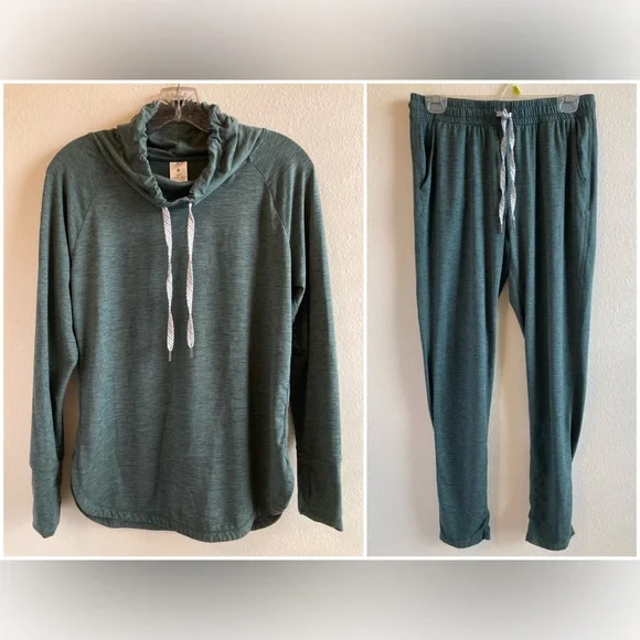 Women’s Soft Funnel Neck Pullover in Kelp Heather - Picture 12 of 12